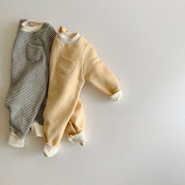 Wear striped baby jumpsuits